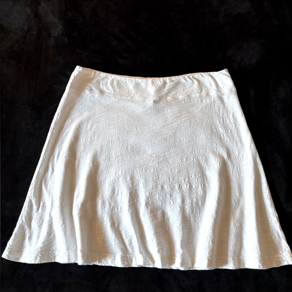 ‼️FRESH PRODUCE 3-10$$ OFF SumMeR sALe‼️ White Cotton Knit Skirt.  Sz M